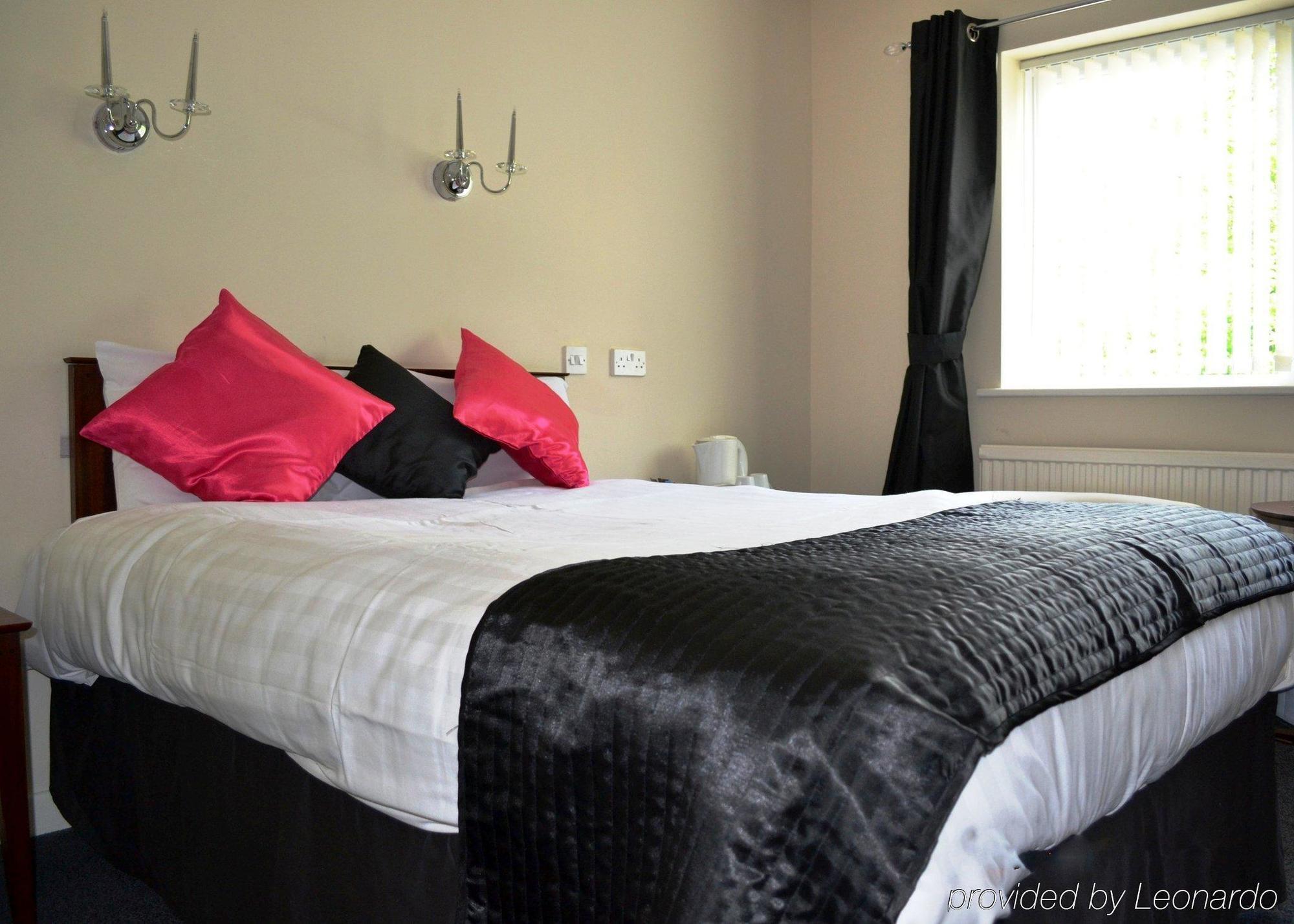 Durker Roods Hotel ฮัดเดอร์สฟิลด์ ภายนอก รูปภาพ