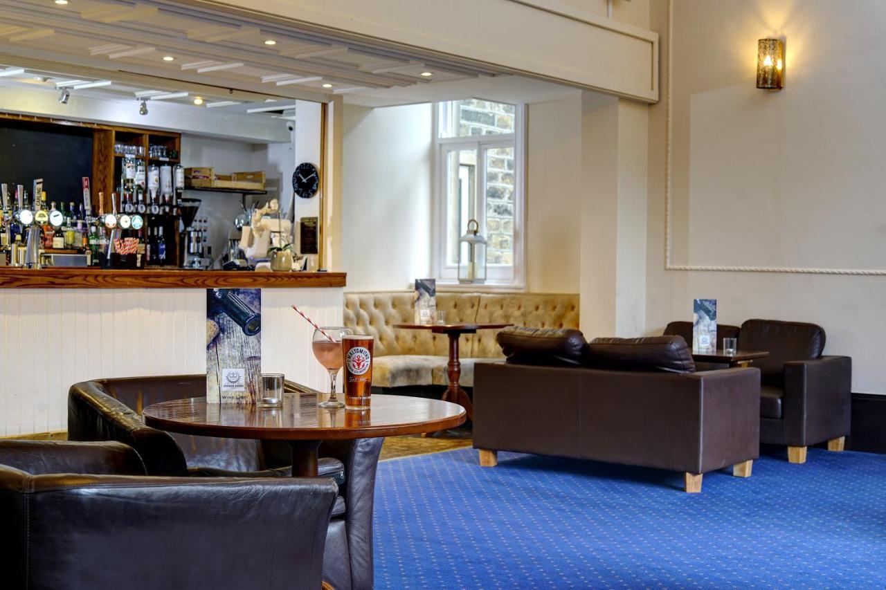 Durker Roods Hotel ฮัดเดอร์สฟิลด์ ภายนอก รูปภาพ