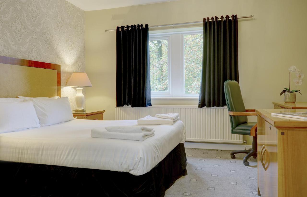Durker Roods Hotel ฮัดเดอร์สฟิลด์ ภายนอก รูปภาพ