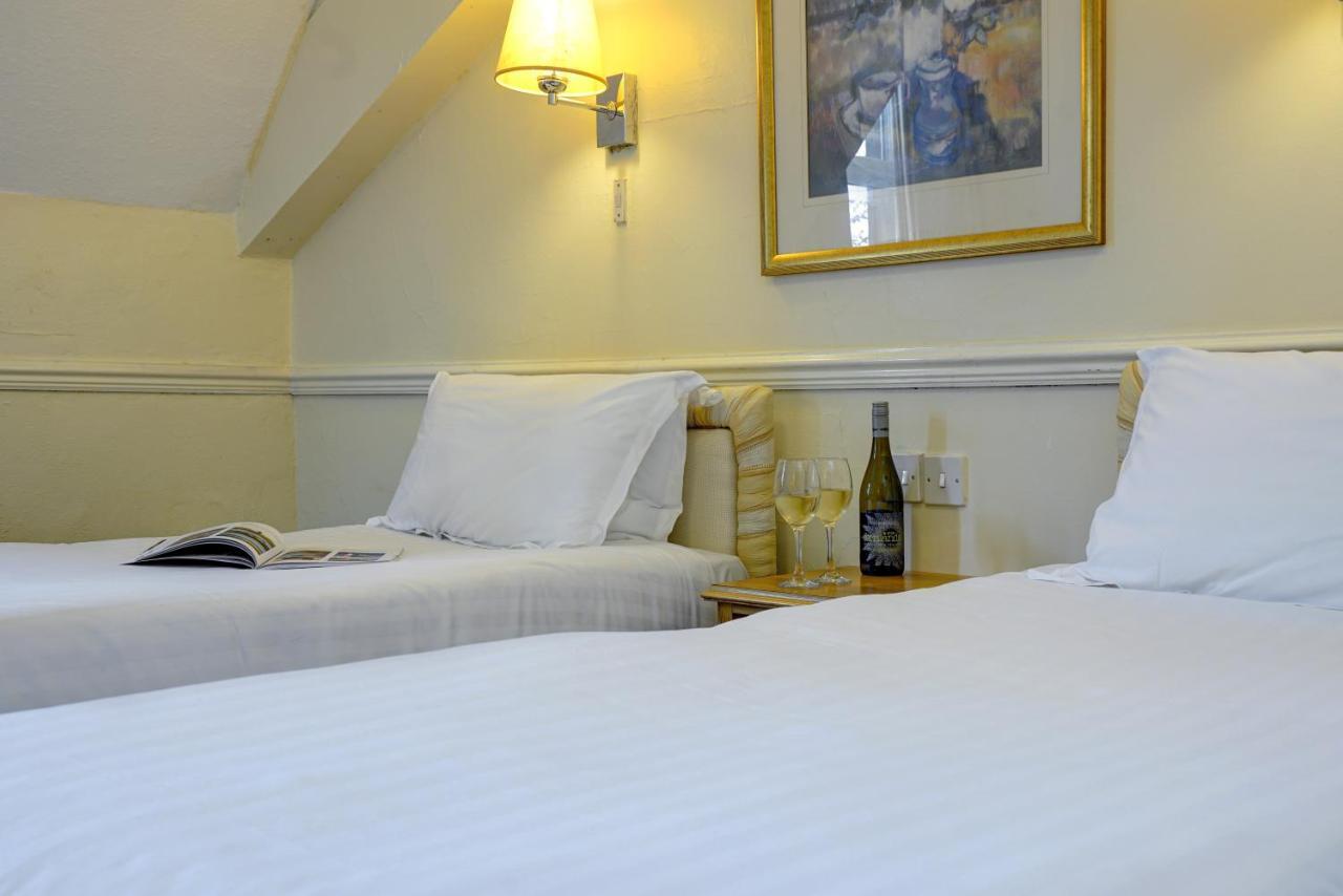 Durker Roods Hotel ฮัดเดอร์สฟิลด์ ภายนอก รูปภาพ