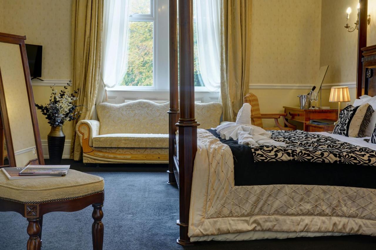 Durker Roods Hotel ฮัดเดอร์สฟิลด์ ภายนอก รูปภาพ